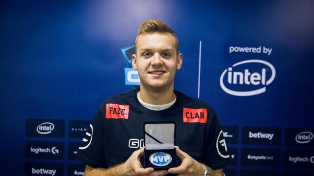 TES赛后返图：MEIKO&JKL面色沉重 369沉思 TIAN无奈